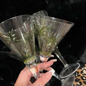 PALM TREE DRINKWARE
Palm Tree Plastic Cups
set of 4